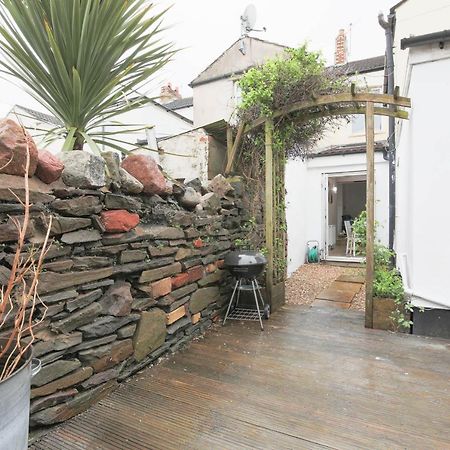 Spacious 4 Bedroom House- Walking Distance To City Centre & Great Backyard Κάρντιφ Εξωτερικό φωτογραφία