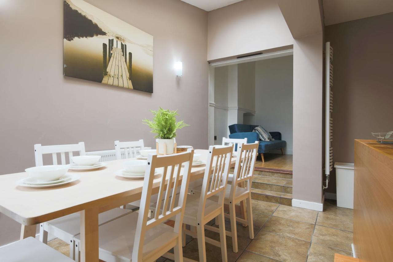 Spacious 4 Bedroom House- Walking Distance To City Centre & Great Backyard Κάρντιφ Εξωτερικό φωτογραφία